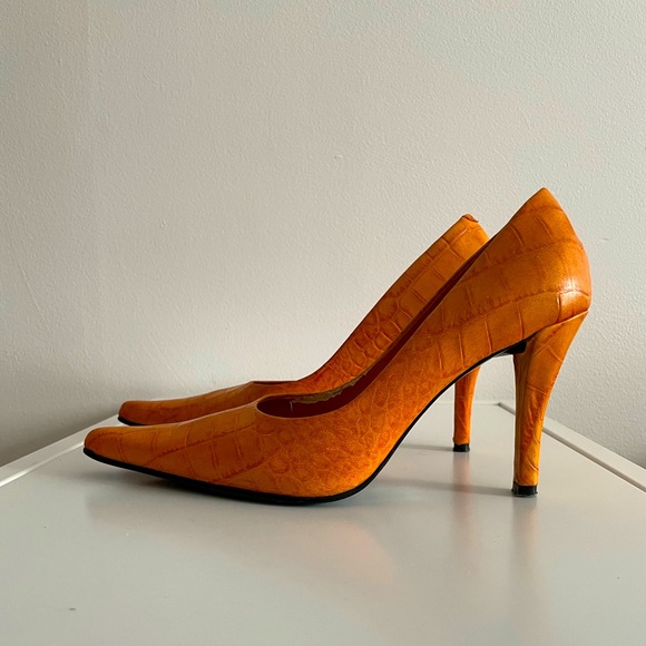 Nine West Shoes - Nine West orange heels, size 5.5 like new